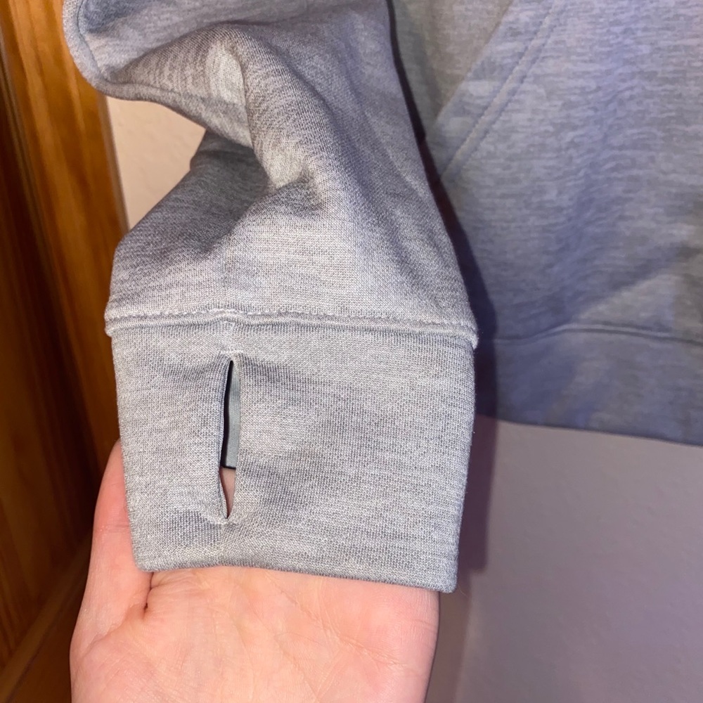 Sweatshirt - Picture 5 of 5